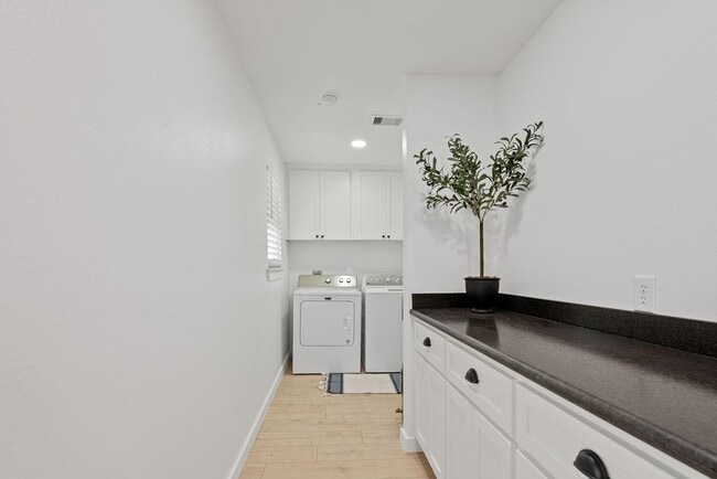 Building Photo - 2802 County Rd 209