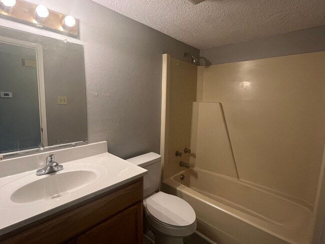Building Photo - 2207 S Hartford Cove