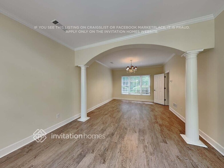 Building Photo - 809 Oak Trail Dr