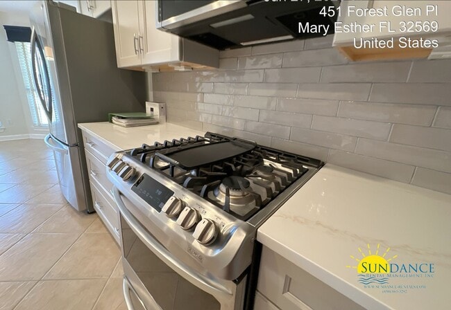 Building Photo - 451 Forest Glen Pl