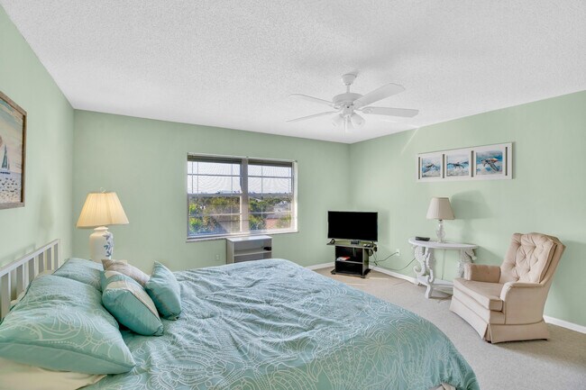 Building Photo - 5300 Jimmy Buffett Mem Hwy