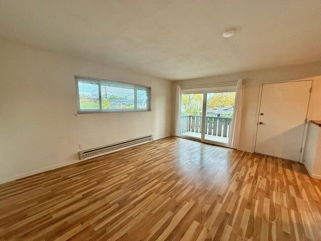 Building Photo - CAMBRIAN - Remodeled upstairs unit - great location near downtown Campbell