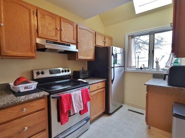 Building Photo - 141 Courtyard Ln