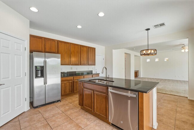 Building Photo - 5111 W El Cortez Trail