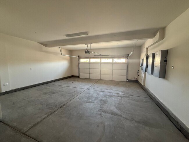 Building Photo - Victorville- New Richmond Home, 3 bedrooms...