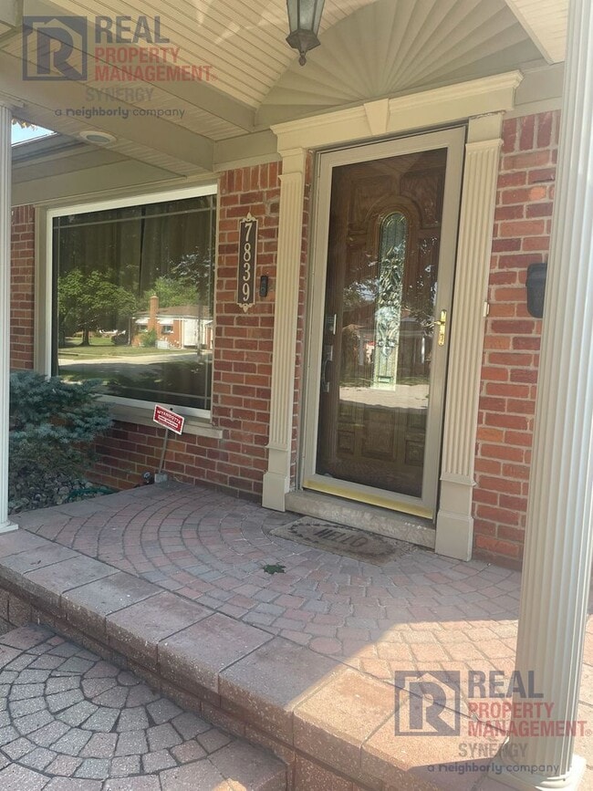 Building Photo - COMING SOON - Three Bedroom Family Home
