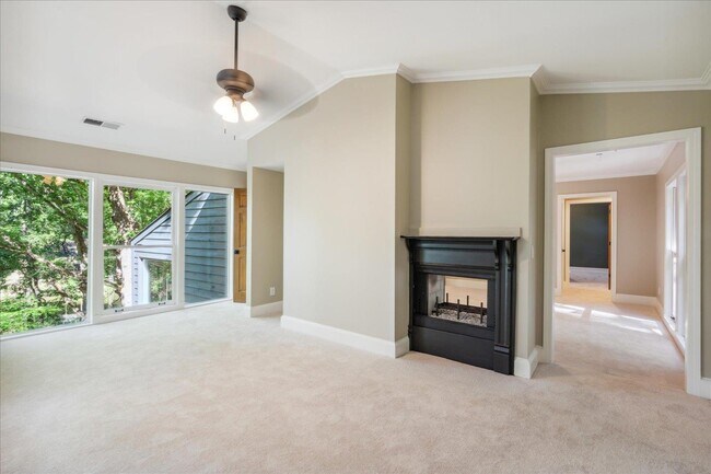 Building Photo - 439 Barbara Ln