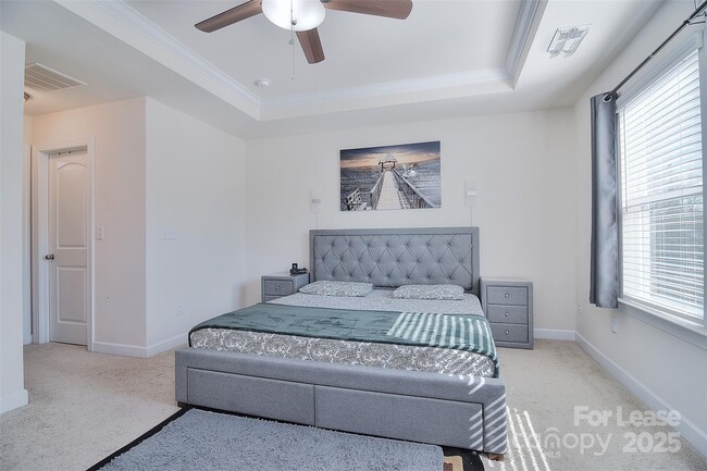 Building Photo - 9245 Glenburn Ln