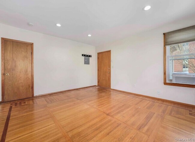 Building Photo - 42 Park Ave