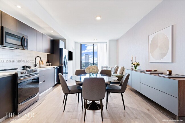 Building Photo - 398 NE 5th St