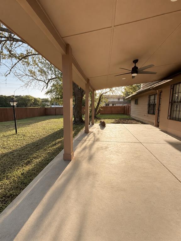 Building Photo - 305 Starbright Dr