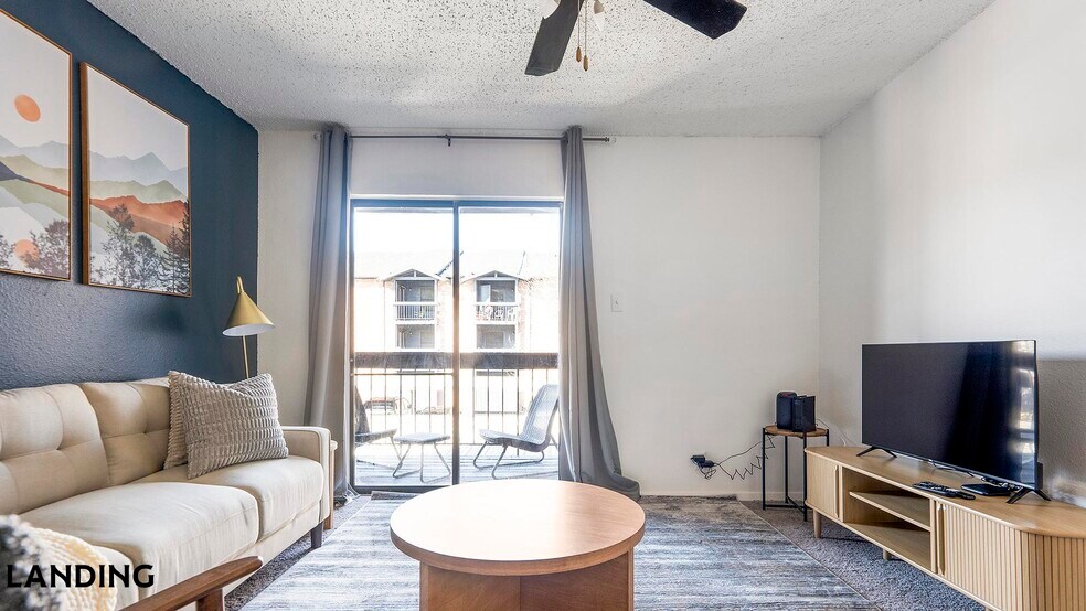 Building Photo - 1071 Clayton Ln