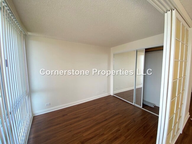 Building Photo - 255 Huali St