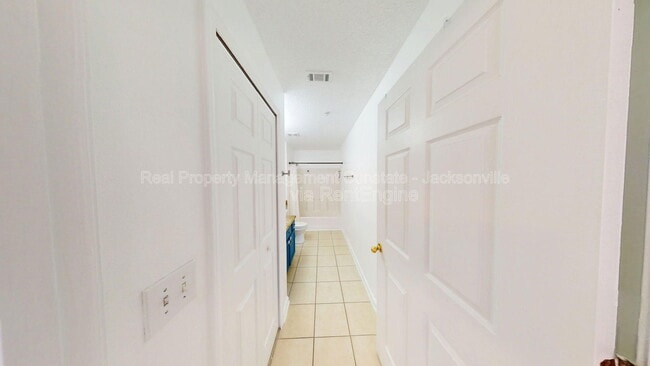 Building Photo - 7920 Merrill Rd