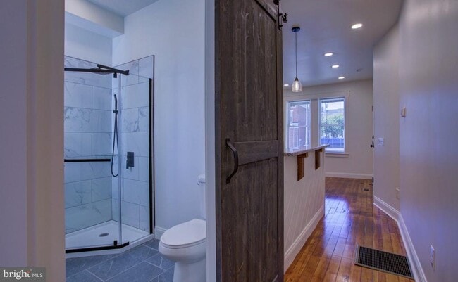 Building Photo - 537 N Plum St