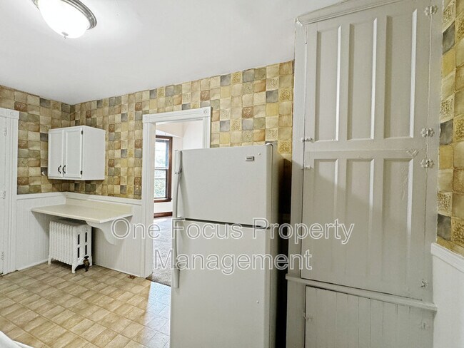 Building Photo - 37 Bennett Street 2E