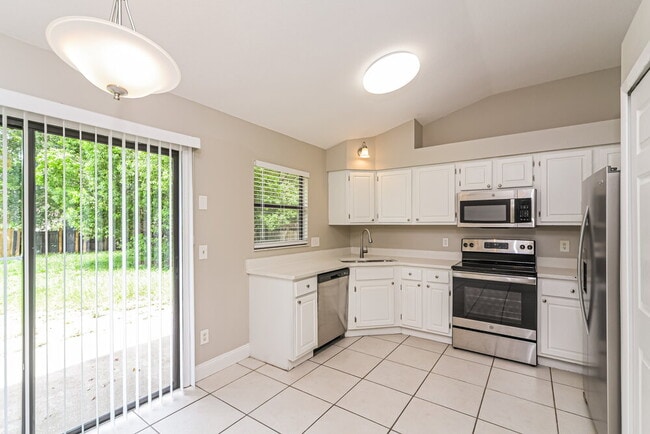 Building Photo - 10119 Pink Carnation Ct