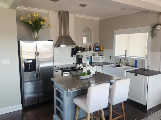 Building Photo - 399 Oregon St