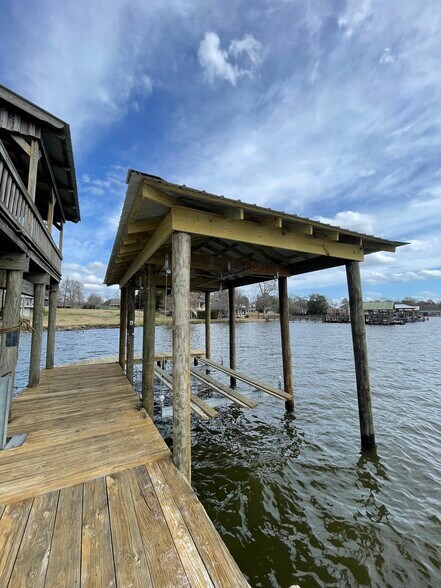 Building Photo - 1200 E Main St