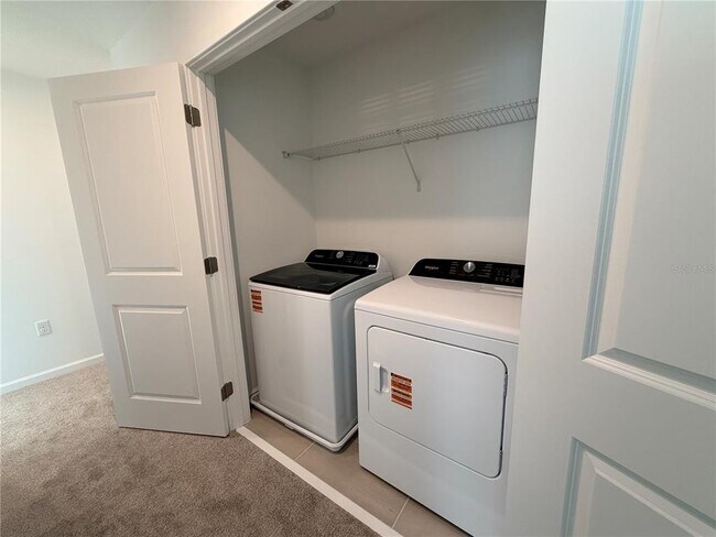 Building Photo - 9948 Red Canoe Aly