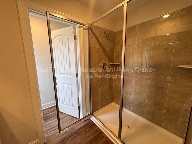 Building Photo - 5334 River Reach Dr