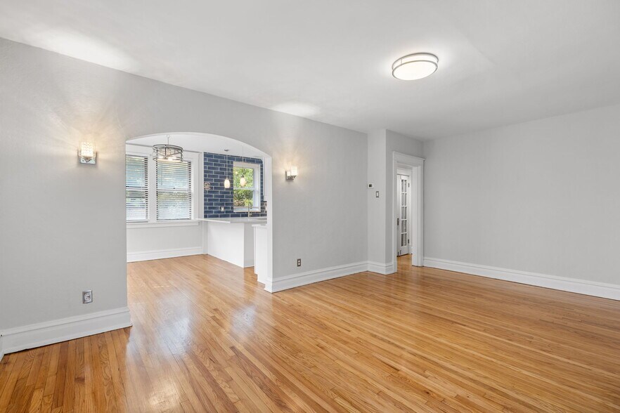 Building Photo - 7742 Delmar Blvd
