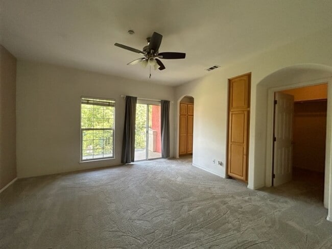 Building Photo - 2805 Garibaldi Ave