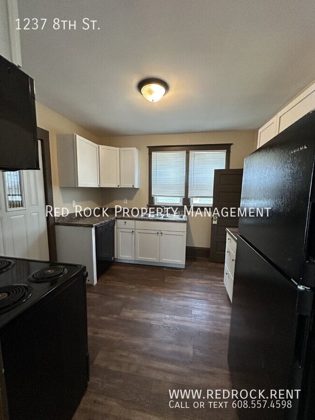 Building Photo - 1237 8th St