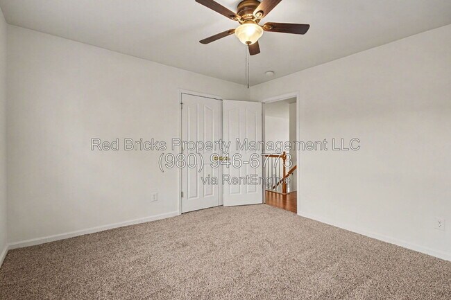 Building Photo - 7864 Whispering Wood Dr