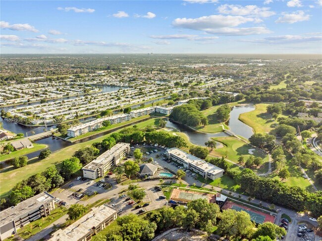 Building Photo - 7900 S Colony Cir