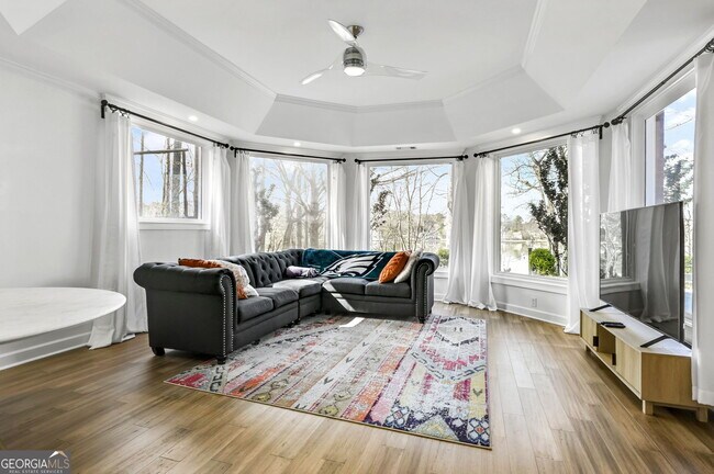 Building Photo - 300 Island Cove Dr