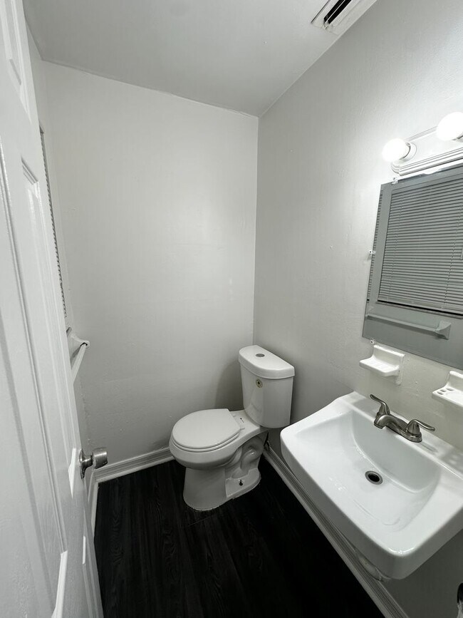 Building Photo - 4655 Cepeda St