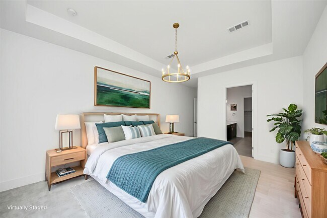 Building Photo - 10235 Forest Lake Dr