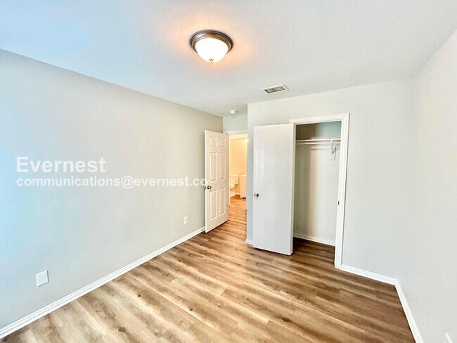 Building Photo - 320 Ezekial Ave