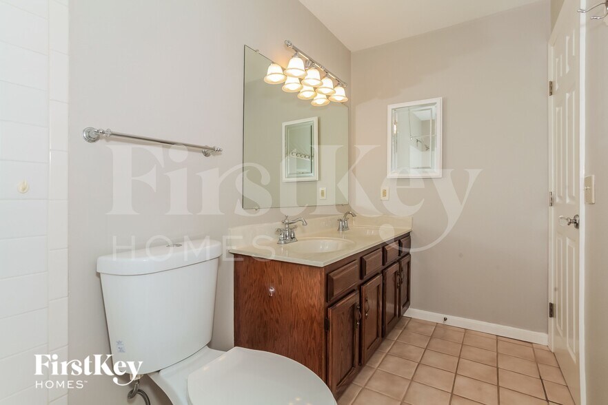 Building Photo - 6409 Hummingbird Dr