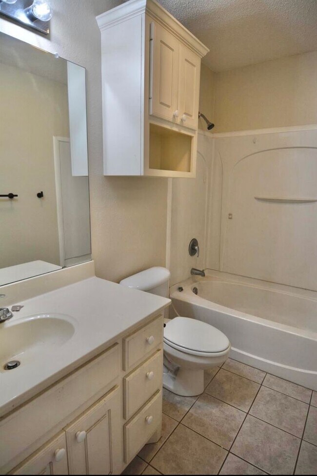 Building Photo - 6302 34th Pl