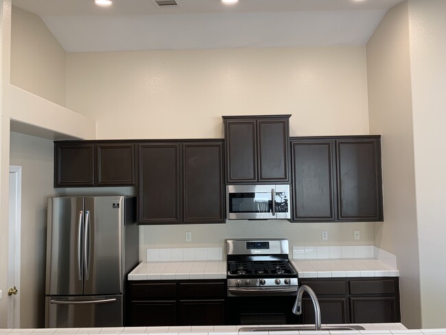 Kitchen - 9219 Canyon View Ave