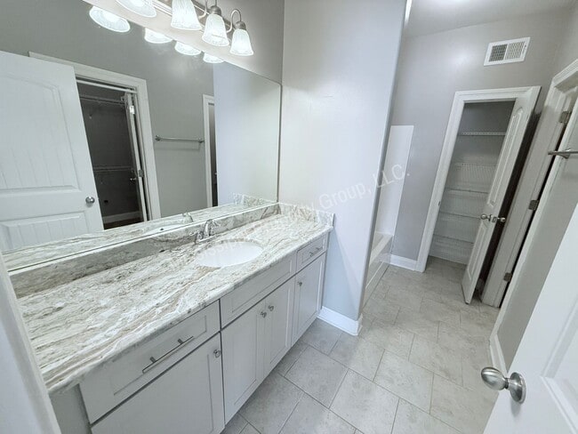 Building Photo - 4BD / 4.5BA FOR RENT