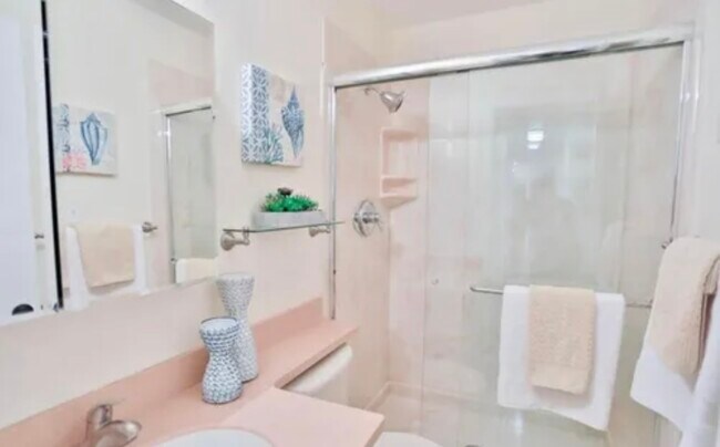 Building Photo - 280 Easy St