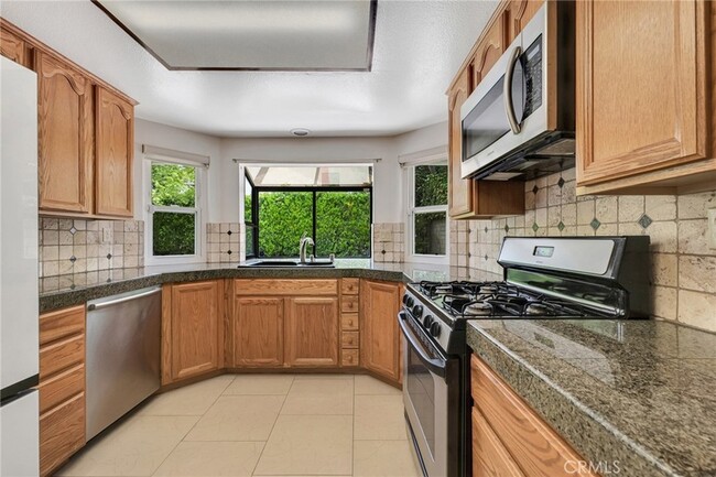 Building Photo - 12160 Crystal Ridge Way