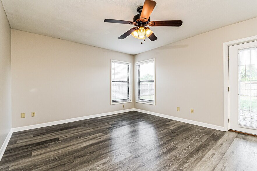 Building Photo - 2002 Kinder Ct