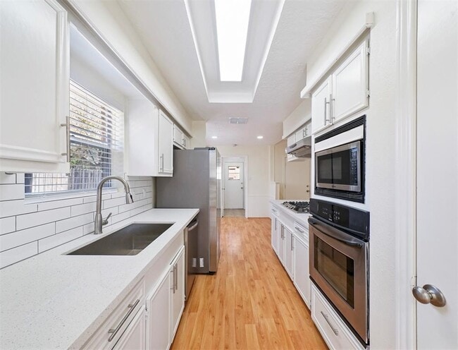 Building Photo - 14006 Briarworth Dr