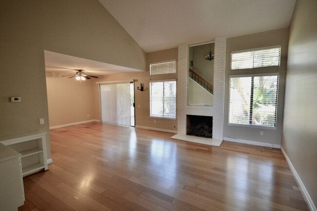 Building Photo - Spacious 2-Story 2 Bedroom Fountain Valley...