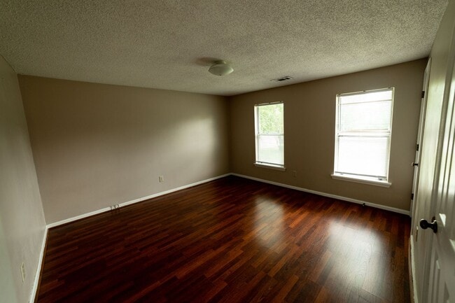 Building Photo - Charming 3-Bedroom Home in Old Hickory