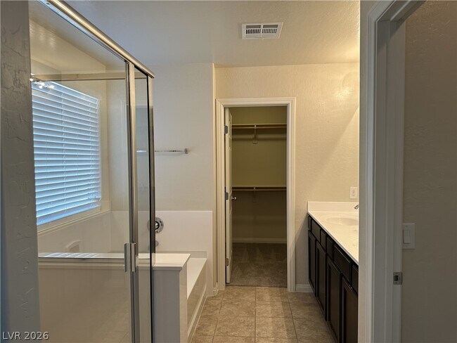 Building Photo - 10 Tribute Peak Way