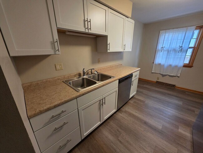 Building Photo - 1501/1503 Harding Ave