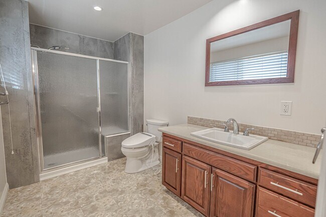 Building Photo - COMING SOON! Spacious Single-Story 3-Bedro...