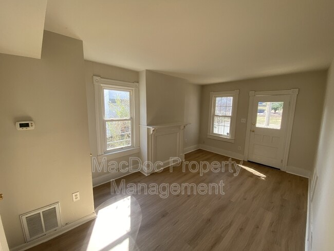 Building Photo - 511 Willis St