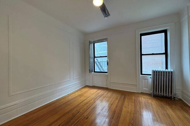 Building Photo - 31 E 127th St