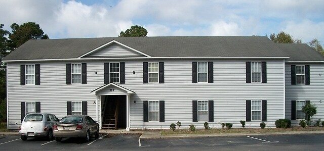 Primary Photo - 2 Bedroom, 1 bath apartment Upstairs Unit ...